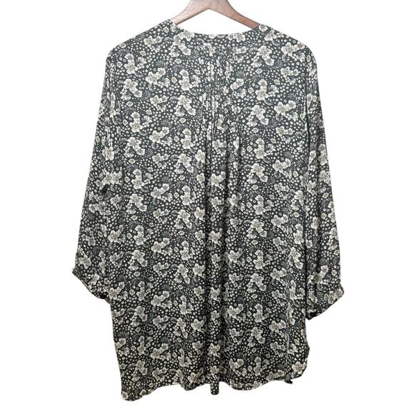 Grace the Perfect Fit Women’s Black White Floral Button Front Blouse 1X Light - Picture 3 of 6